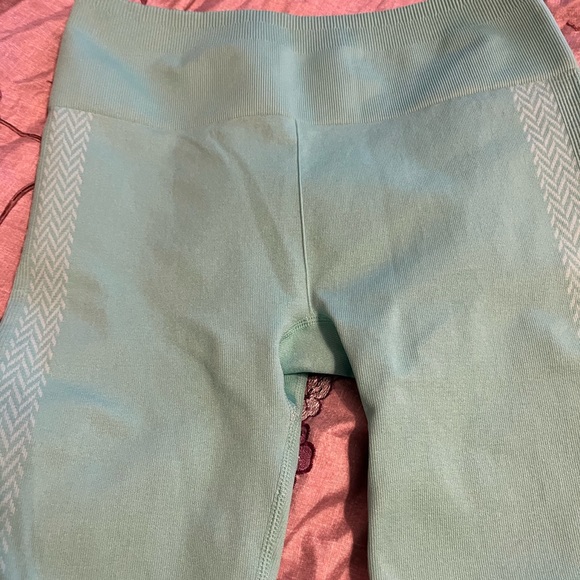 Fabletics women’s light green leggings! - Picture 2 of 5